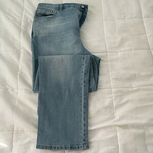 Women’s jeans Gloria Vanderbilt size 16.